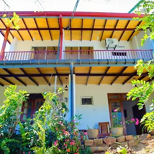 Bed & Breakfast White, Kandy