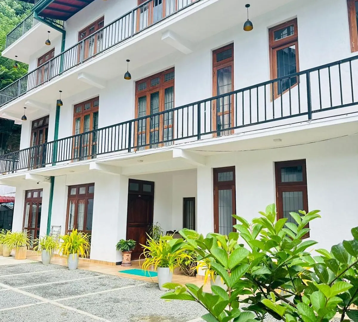 Kandy Lakeside Escape Bed & Breakfast